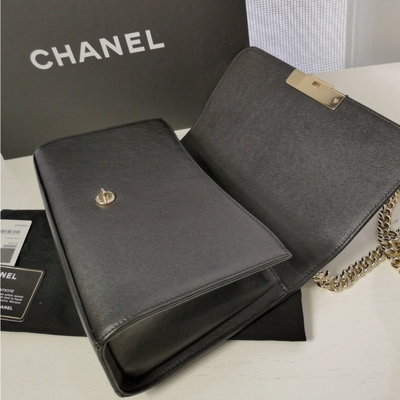 Chanel Caviar Label Click Flap Bag - Picture 2 of 10